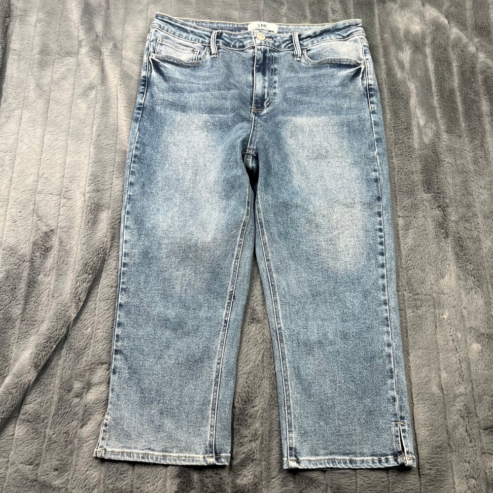 YMI Jeans USA Womens Light Wash Cropped Straight Leg Jeans Size 13/31 RN104369